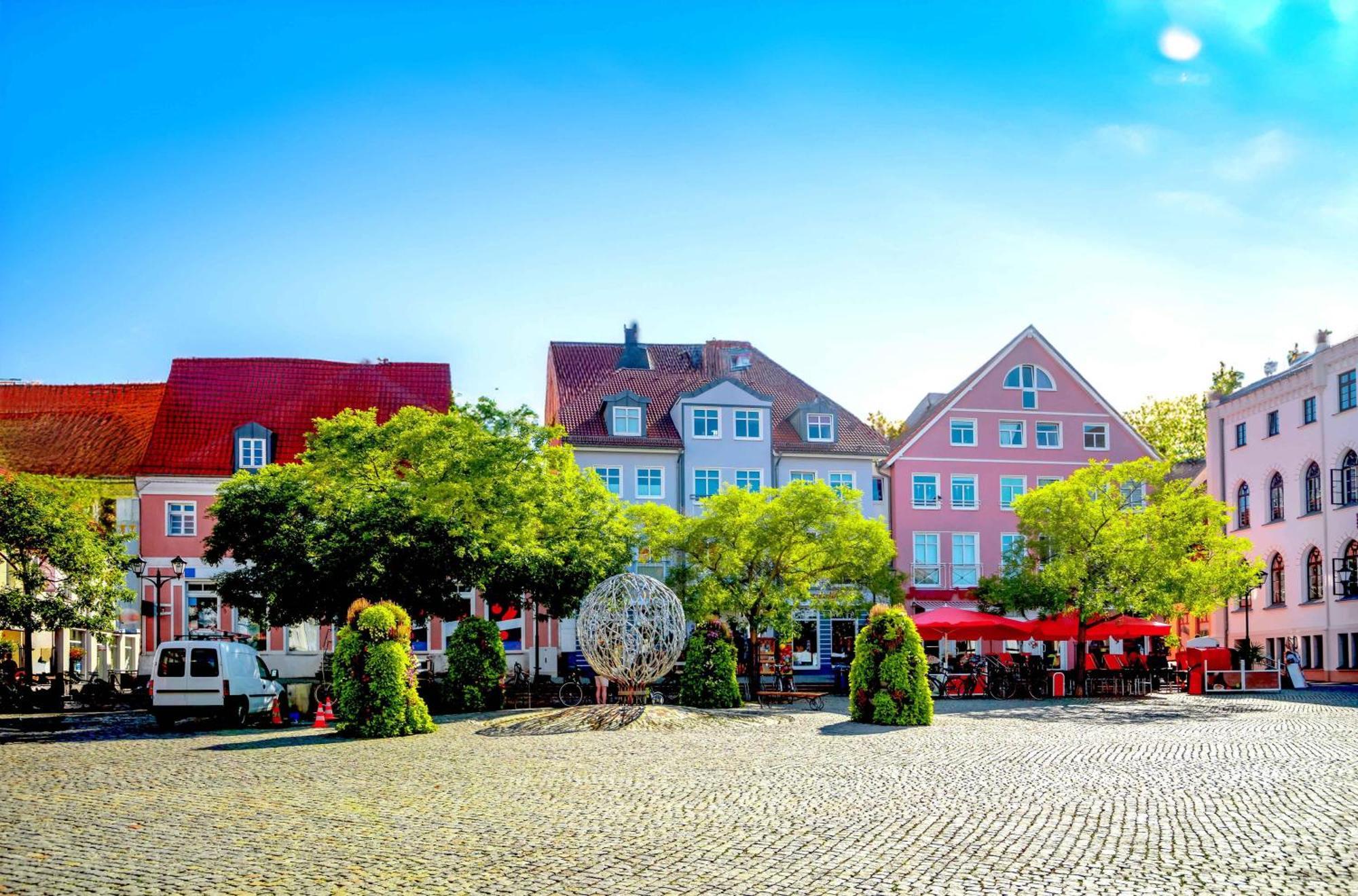 Mueritzwind In Der Warener Altstadt Waren  Exteriör bild